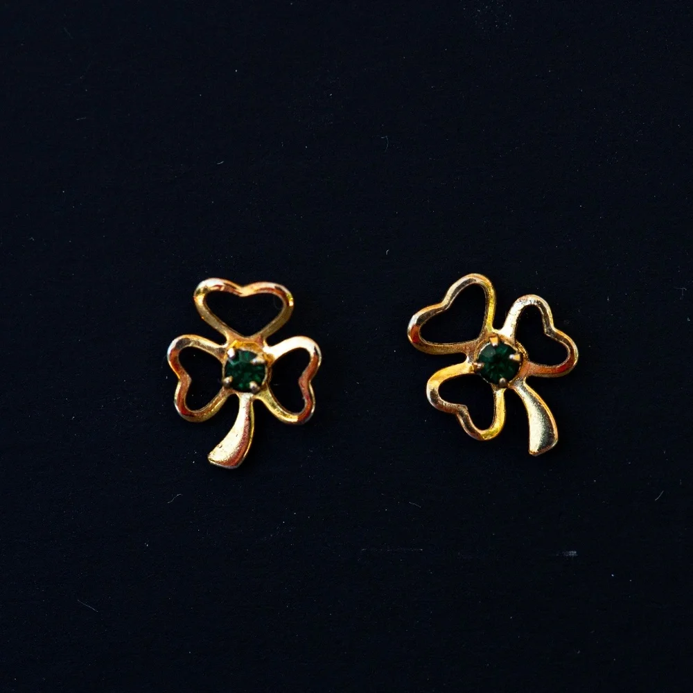 Gold plated Shamrock studs w/ green stones - Picture 2 of 4